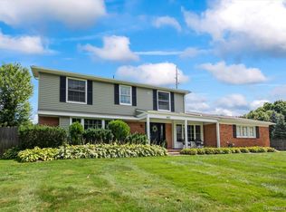 3012 Kingsley Dr, Troy, MI 48084