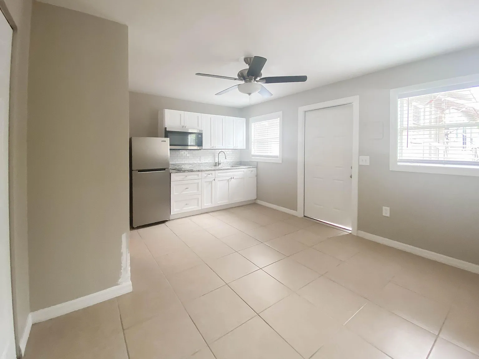 2313 W Cordelia St — Photo 4