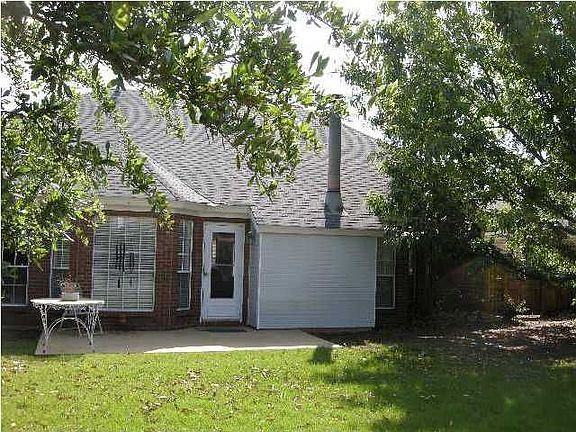 2nd image of 2618 Fair Oaks Dr