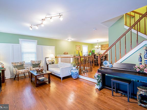 5th image of 7408 Salford Ct