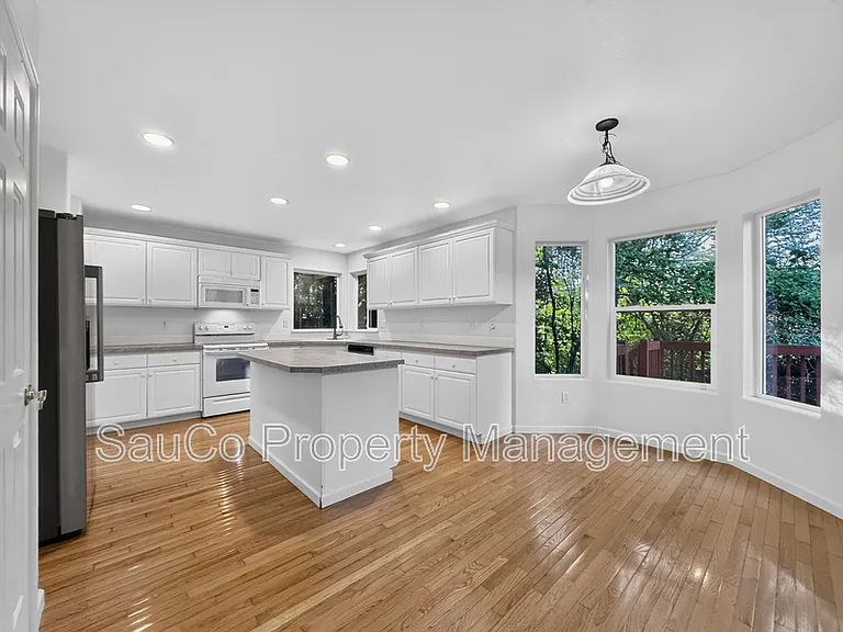 1861 SE 47th Ave — Photo 10