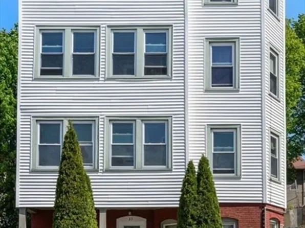 31 Chrome St APT 3, Worcester, MA 01604