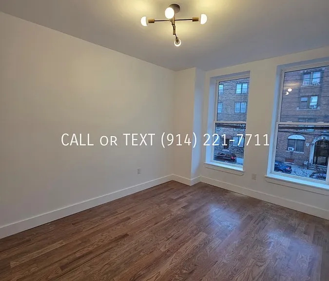 286 Hawthorne Ave — Photo 3