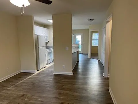929 Nottingham Dr — Photo 5