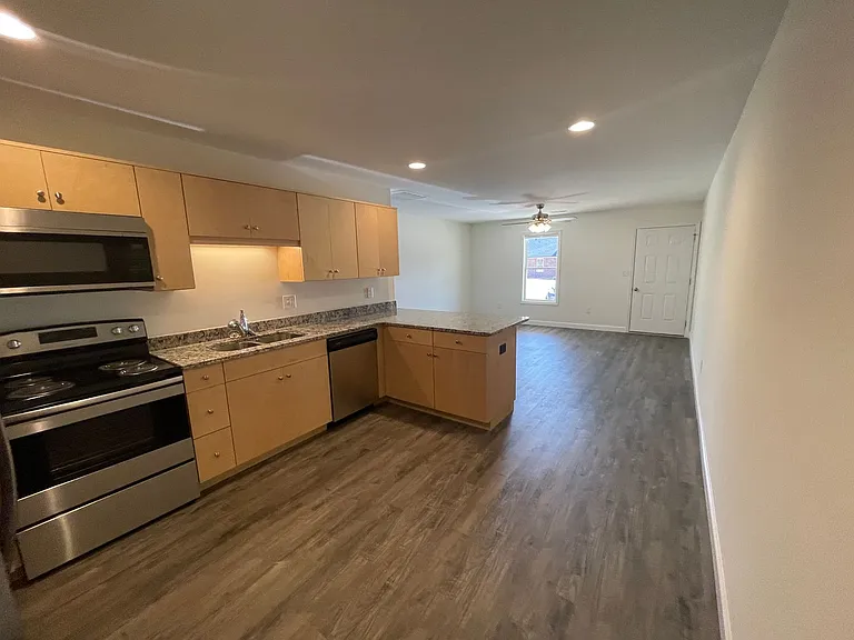 4013 Eugene Dr — Photo 5