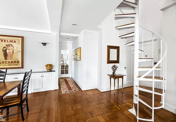 4th image of 639 W End Ave