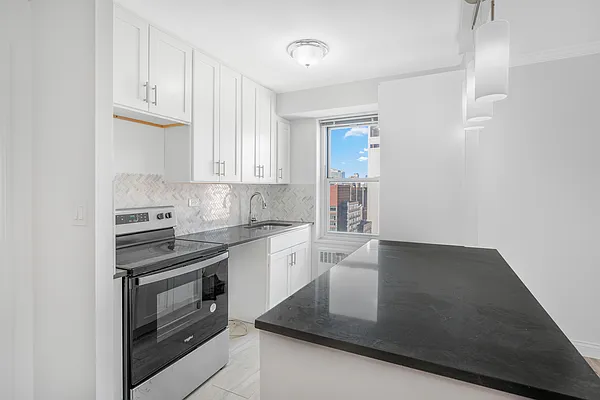 Rented by Empire State Administrative Service LP | media 12