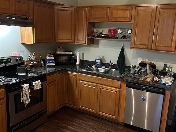2nd image of 711 W Clay St APT B