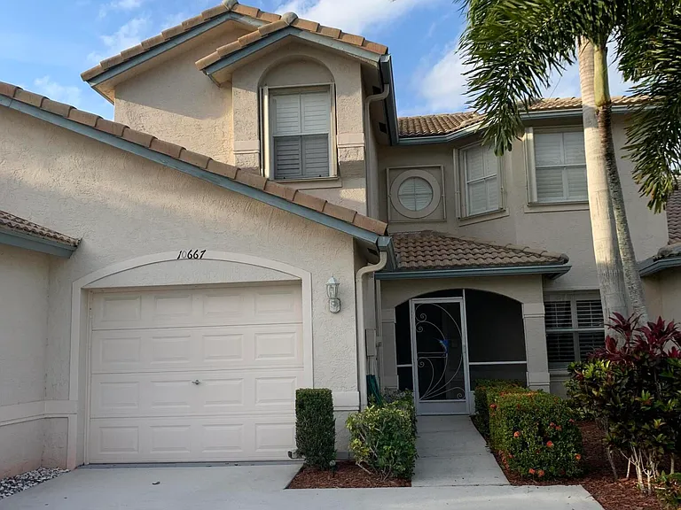 10667 Lake Shore Dr — Photo 1
