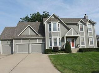 320 SE Alexandria Dr, Lees Summit, MO 64063