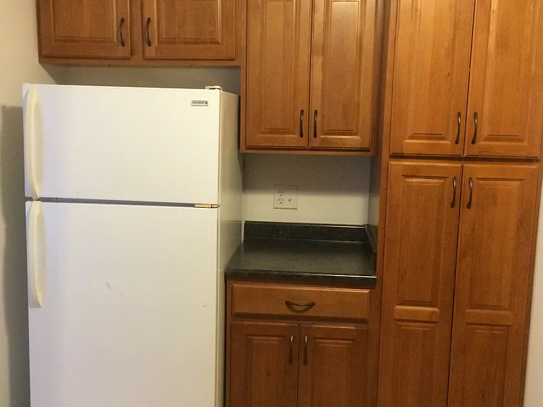 623 Kenwood Ave — Photo 14