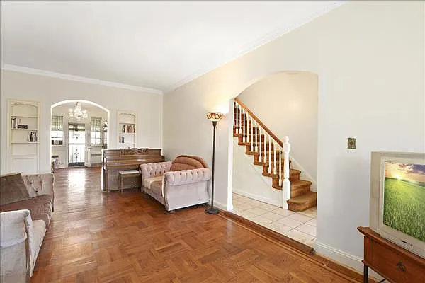 Sold by Citi Habitats | media 13