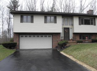 201 Brookwood Ln, Beckley, WV 25801