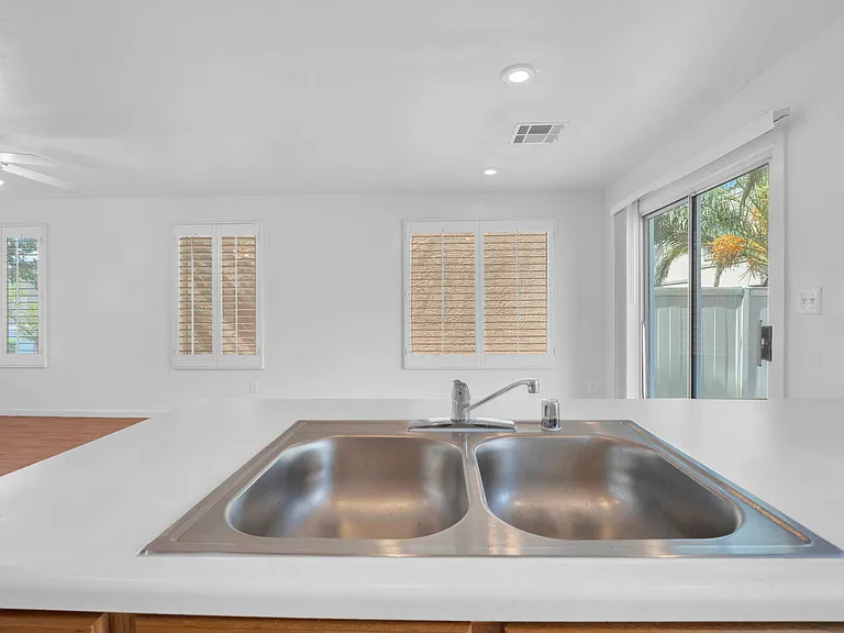 2446 El Valle St — Photo 9