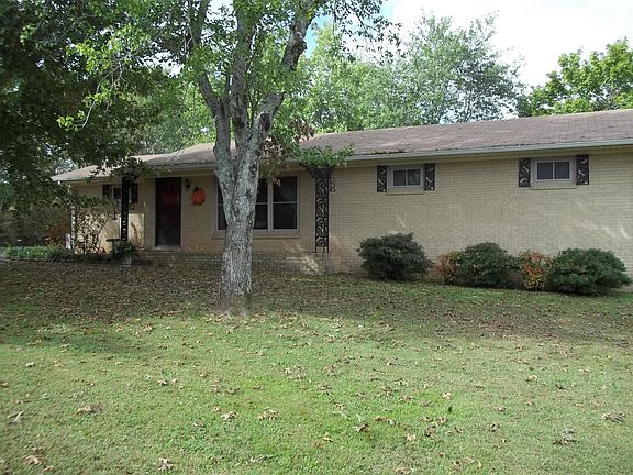 3rd image of 1207 Stewart Dr