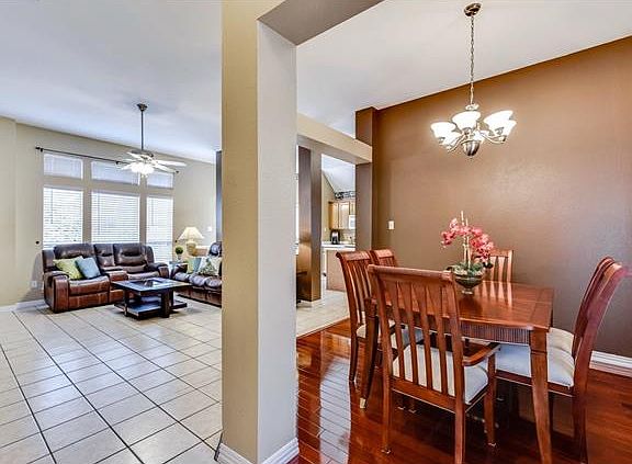 4th image of 1702 Parkwood Dr