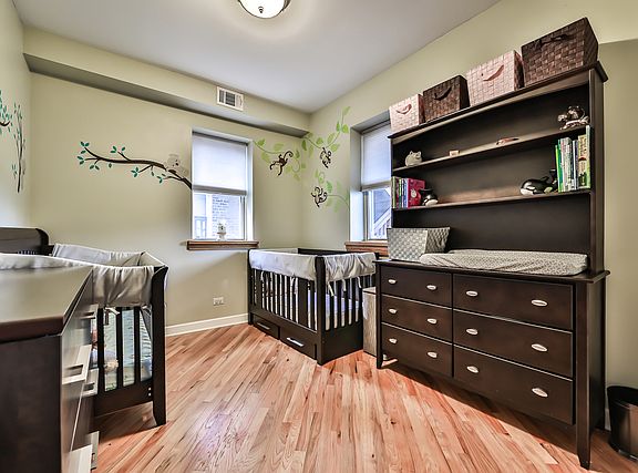 3rd image of 3604 N Albany Ave APT 2E