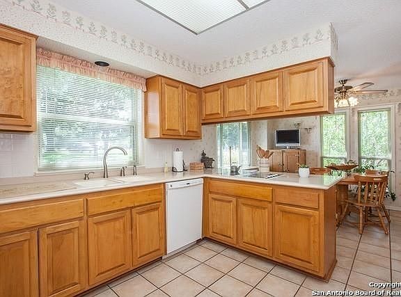 5th image of 9425 Goldenrod Ln