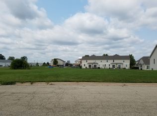 265 Par Five Dr, Dekalb, IL 60115