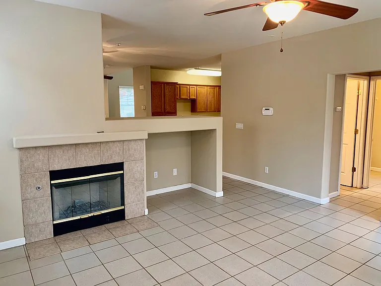 3237 Hudson Dr — Photo 10