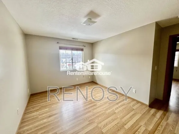 5924 Sutton Pl APT 10, Urbandale, IA 50322