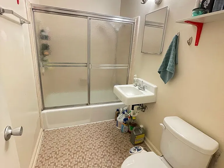 400 Davie Rd #9 — Photo 13