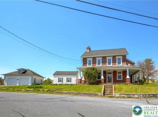 2902 Old Post Rd N, Slatington, PA 18080