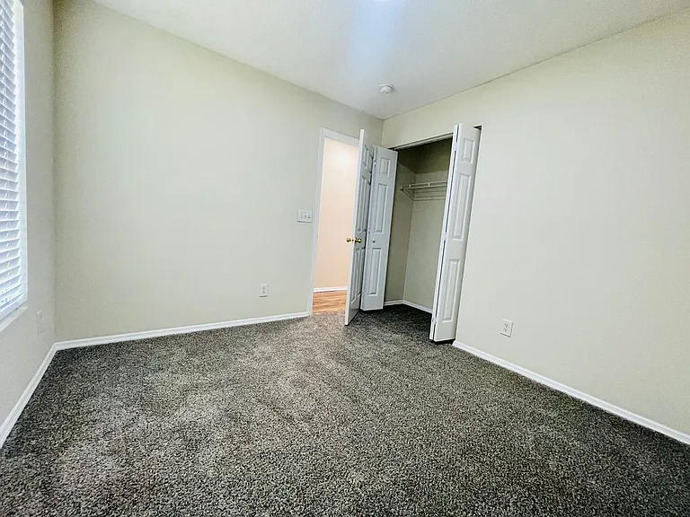 3038 Regency Oaks Dr — Photo 17