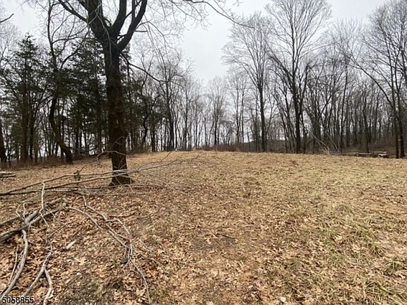 3rd image of 40 Sunset Lake Rd