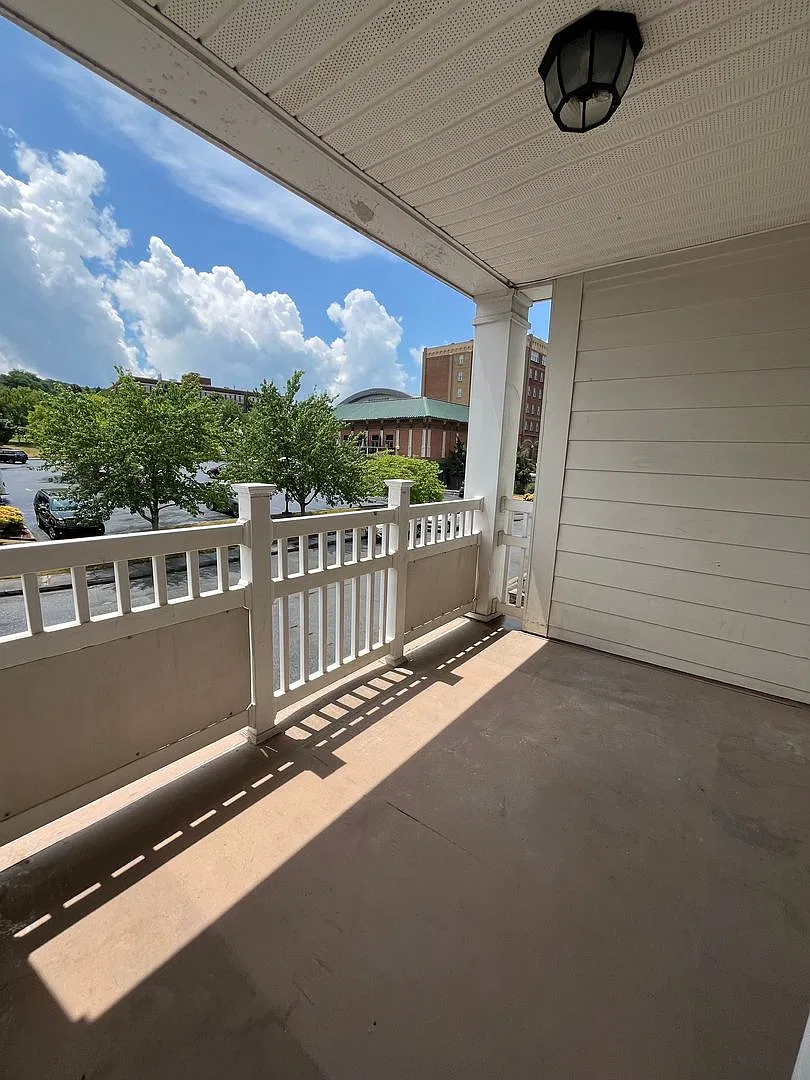 Coming Soon! 3/2 Condo Near Etsu, $1900mo Utilities & W/D Included! — Photo 3