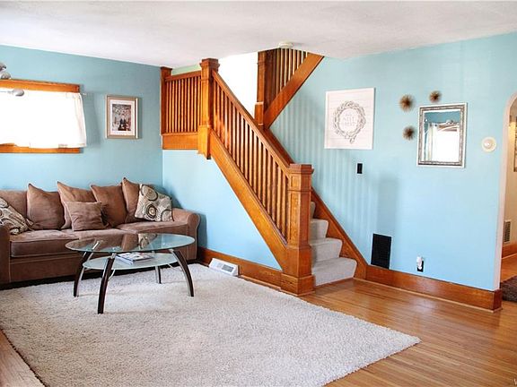 4th image of 178 Tremaine Ave