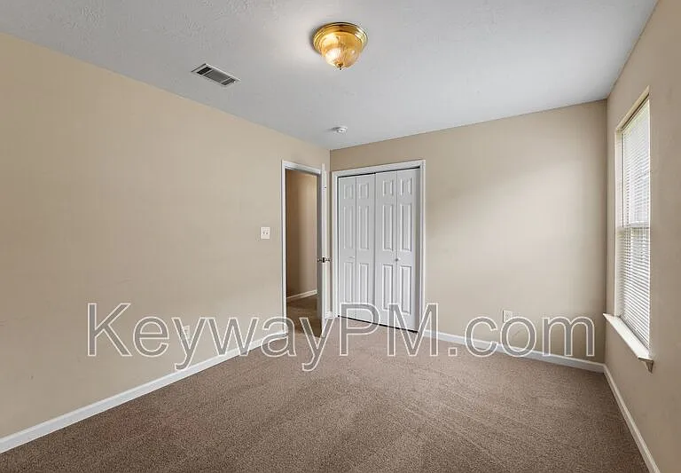 313 Elbrus Way — Photo 17