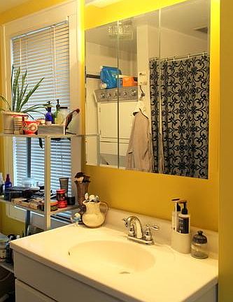 4th image of 847 N Marshfield Ave #2F