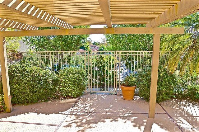 Lush private back yard with easy pool access