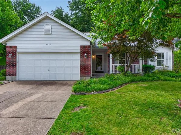 3026 Meadow Wood Dr, Saint Charles, MO 63303