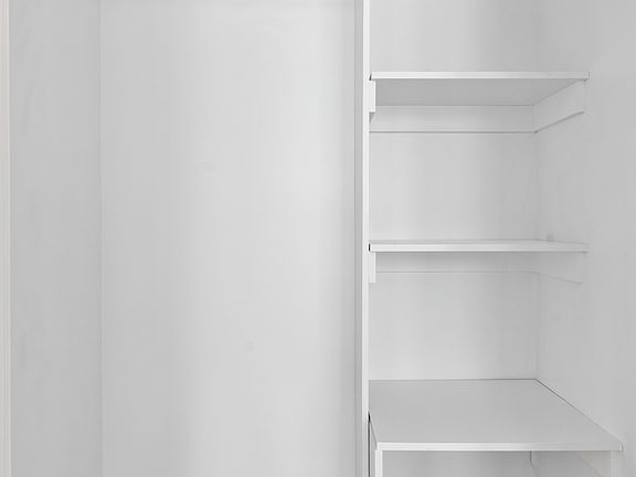 4th image of 84 William St #1602A