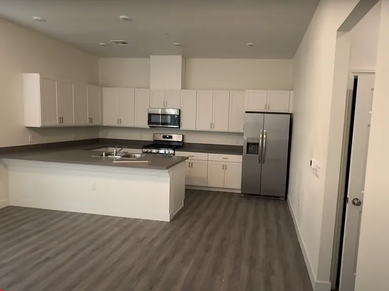 8021 W Vegas Dr — Photo 7