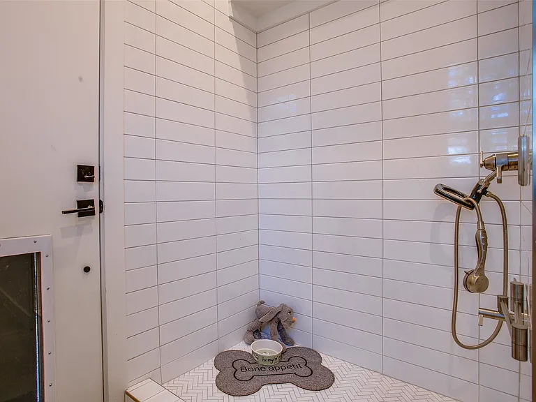 2045 Marydale Dr — Photo 33