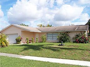1st image of 842 Gardenia Dr