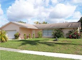 842 Gardenia Dr, Royal Palm Beach, FL 33411