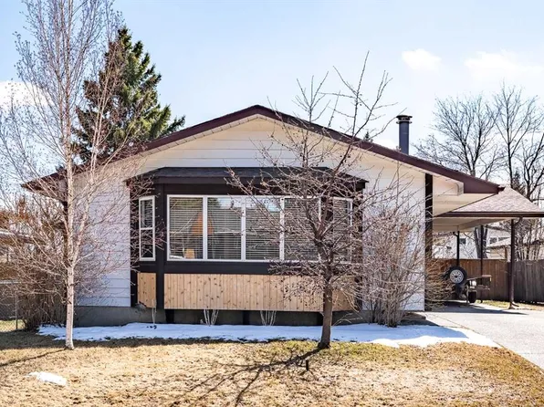 1523 N 110th Ave SW, Calgary, AB T2W 0E2