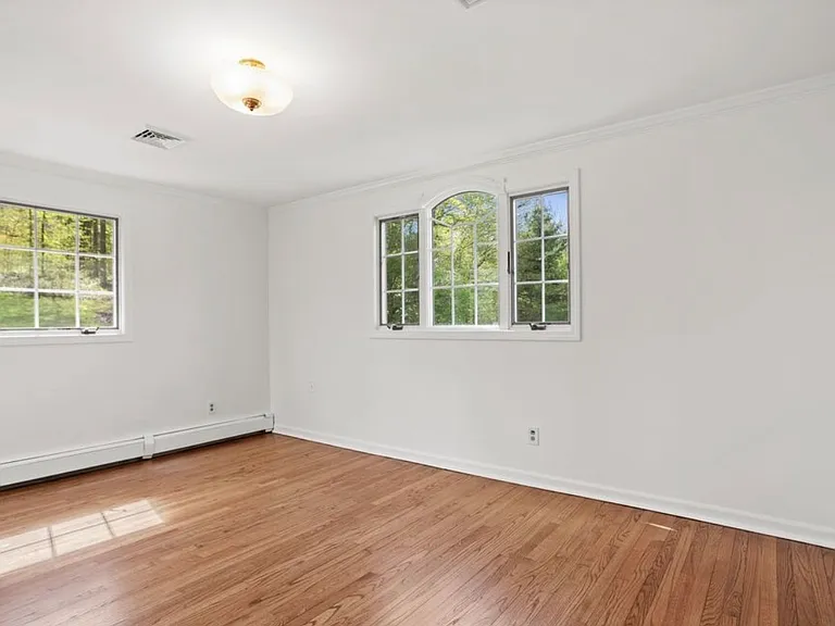 120 Braeside Dr — Photo 18