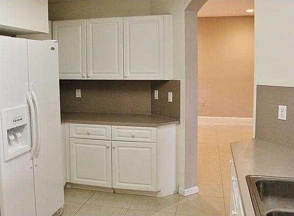 5th image of 8416 NW 108th Pl