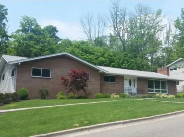 625 Valleyview Dr, Endicott, NY 13760