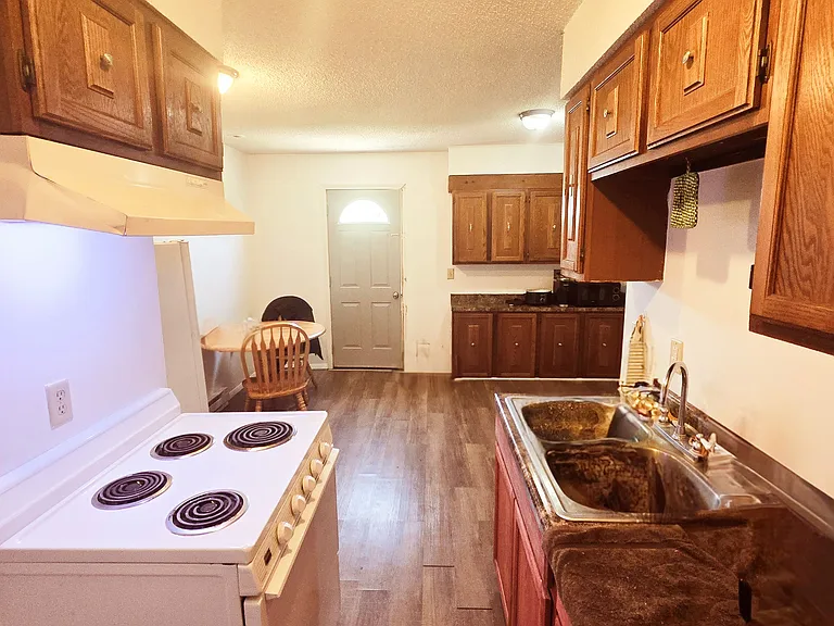 2 bed, 2.5 bath, 850 sqft, $800 — Photo 4