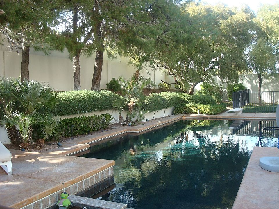 black pebble-tec pool