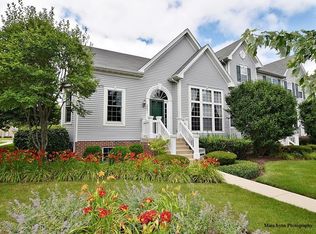 2021 Swan Ln, Batavia, IL 60510