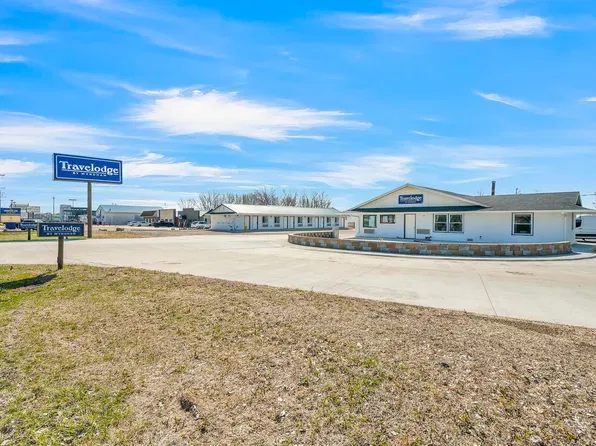 1905 18th St, Spirit Lake, IA 51360