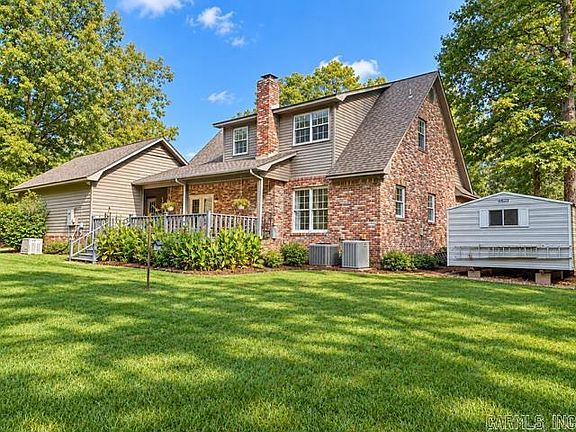 2nd image of 1721 Shady Ln