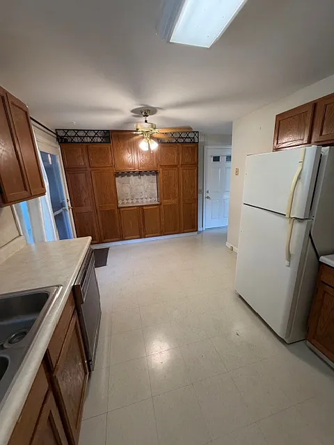 1082 Hancock St Fall River 02721 — Photo 4